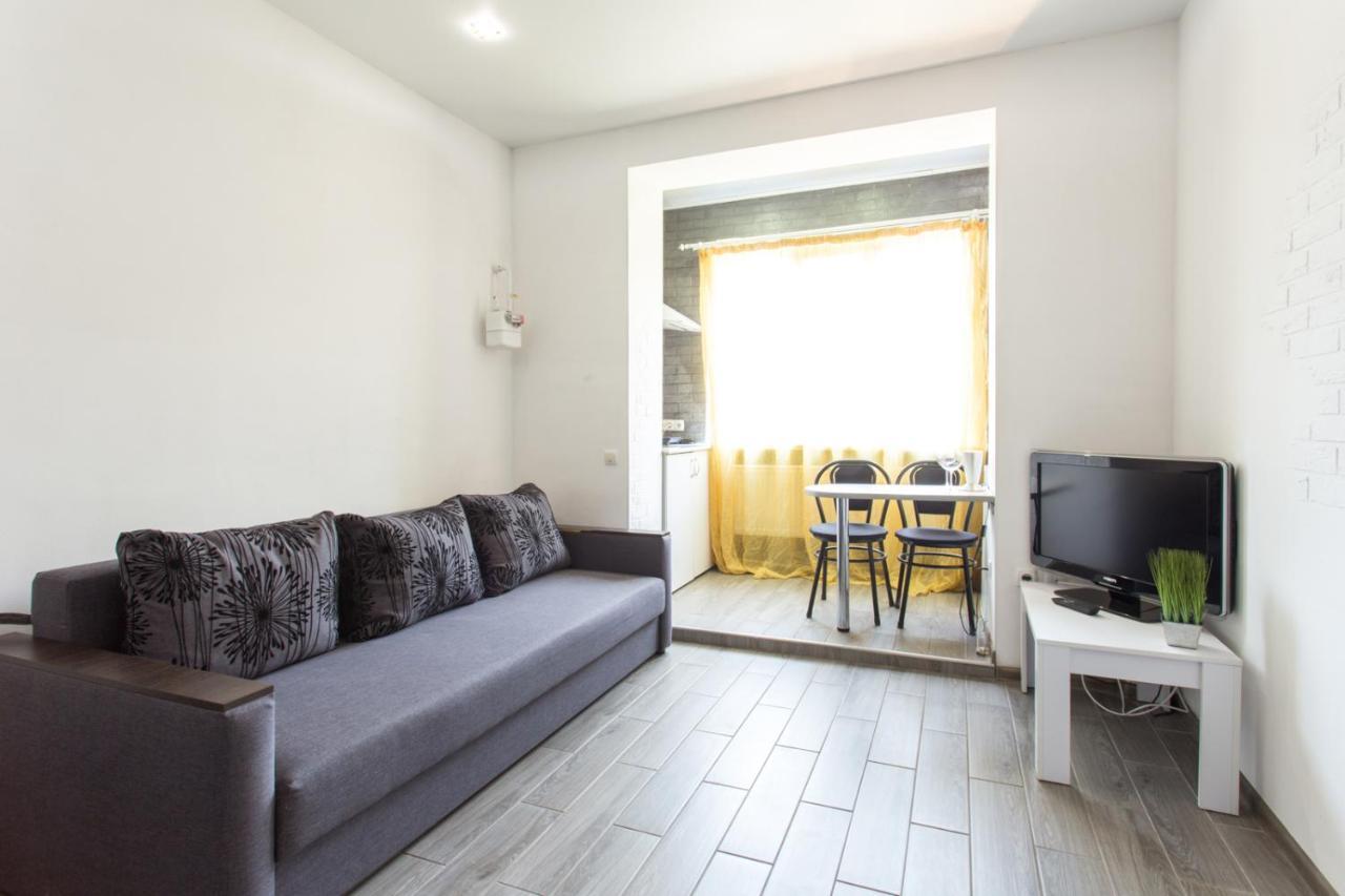 Well Located Studio - Yaroslavska Str. 21 Apartment Kharkiv Exterior photo